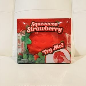 Squeezeeze Strawberry Squishy